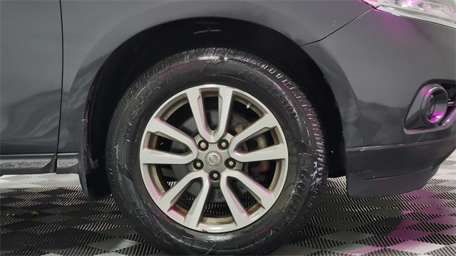 Vehicle image 24 of 26