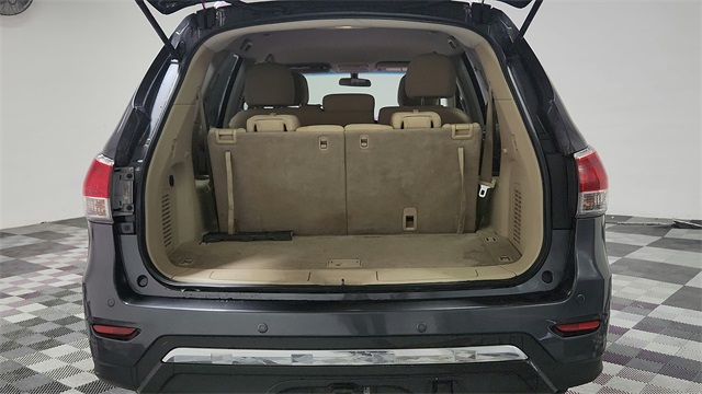 Vehicle image 21 of 26