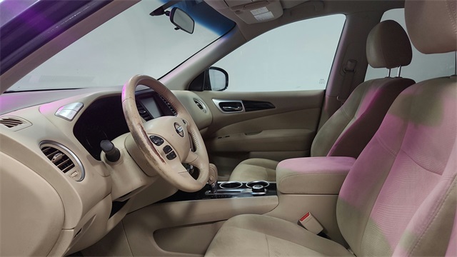 Vehicle image 17 of 26