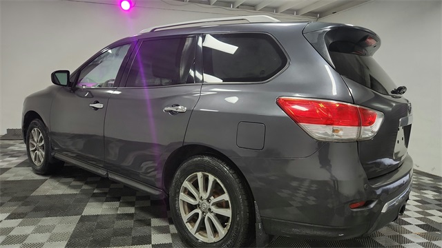 Vehicle image 9 of 26