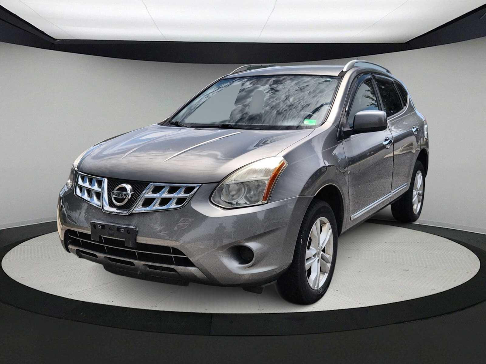 2013 Nissan Rogue SV Image 1 of 33