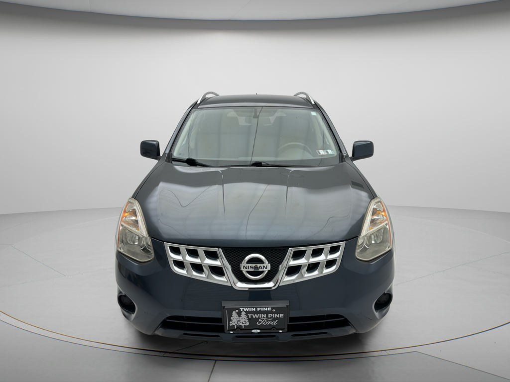 2013 Nissan Rogue SV Image 2 of 22