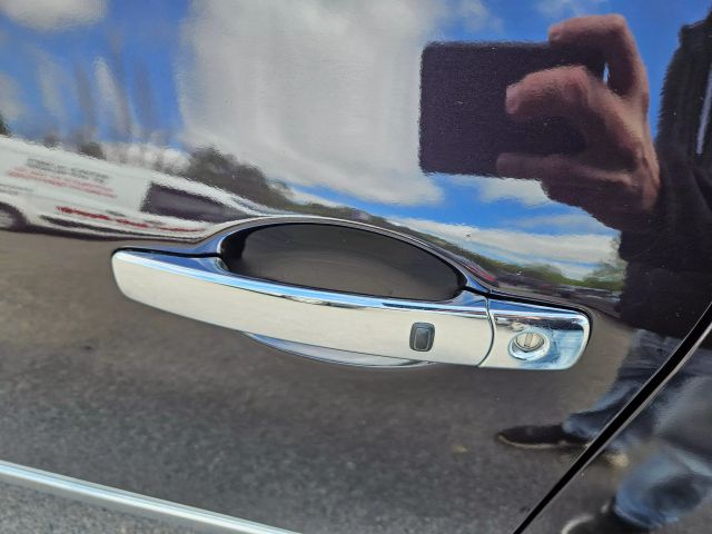 Vehicle image 36 of 63