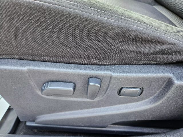 Vehicle image 41 of 63