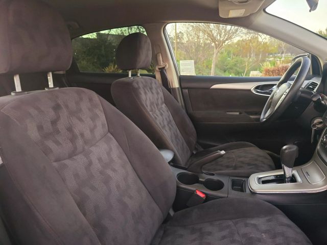 Vehicle image 28 of 30