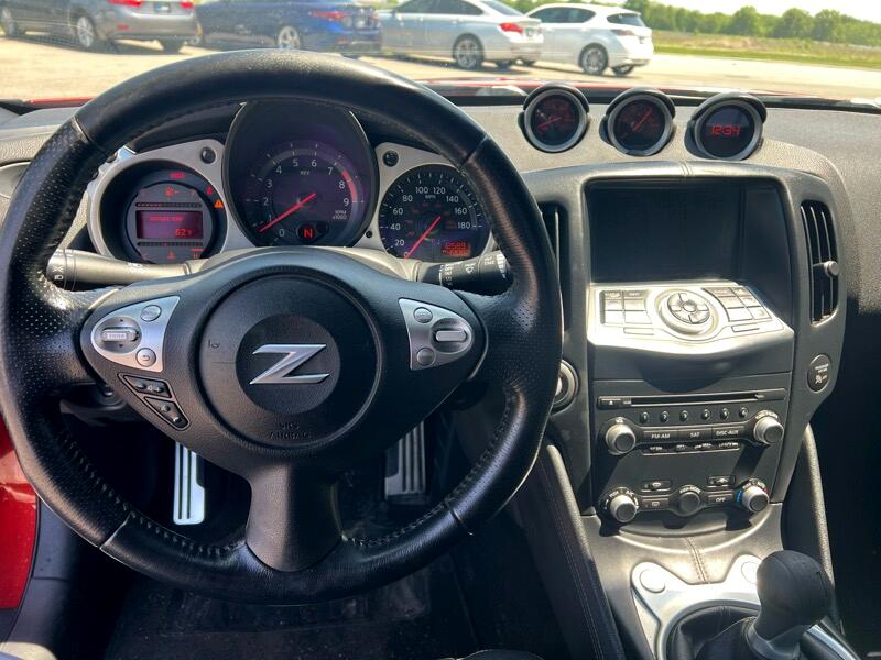 Vehicle image 8 of 10