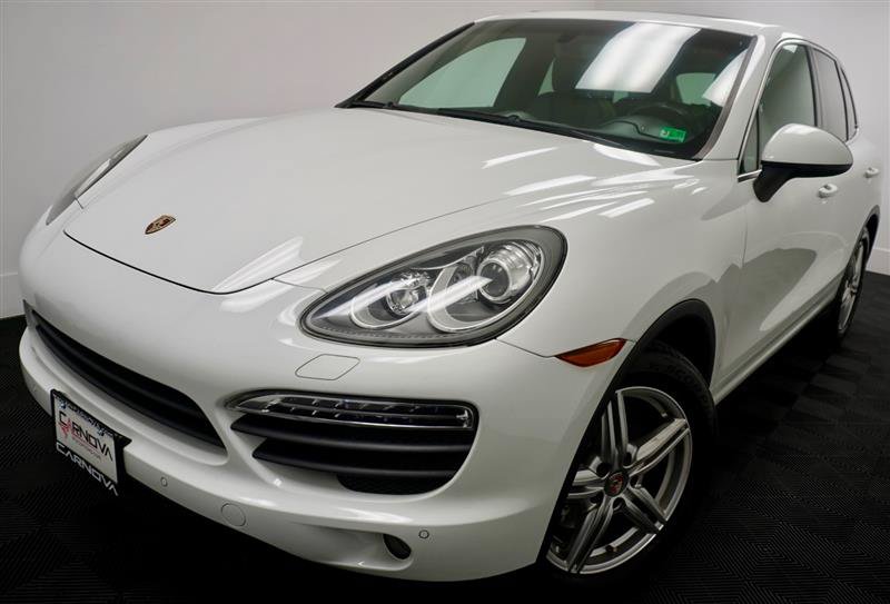 2013 Porsche Cayenne S Image 1 of 49