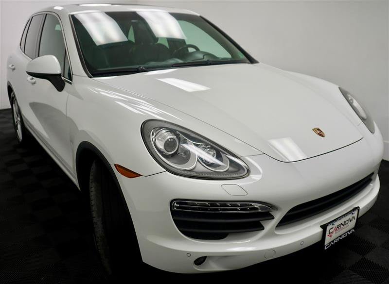 2013 Porsche Cayenne S Image 3 of 49