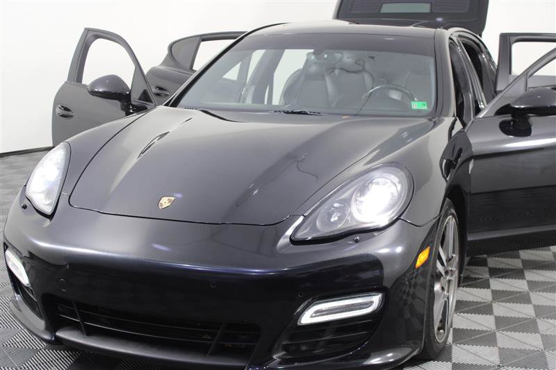 2013 Porsche Panamera GTS Image 3 of 52