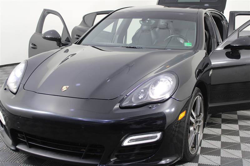 2013 Porsche Panamera GTS Image 2 of 52