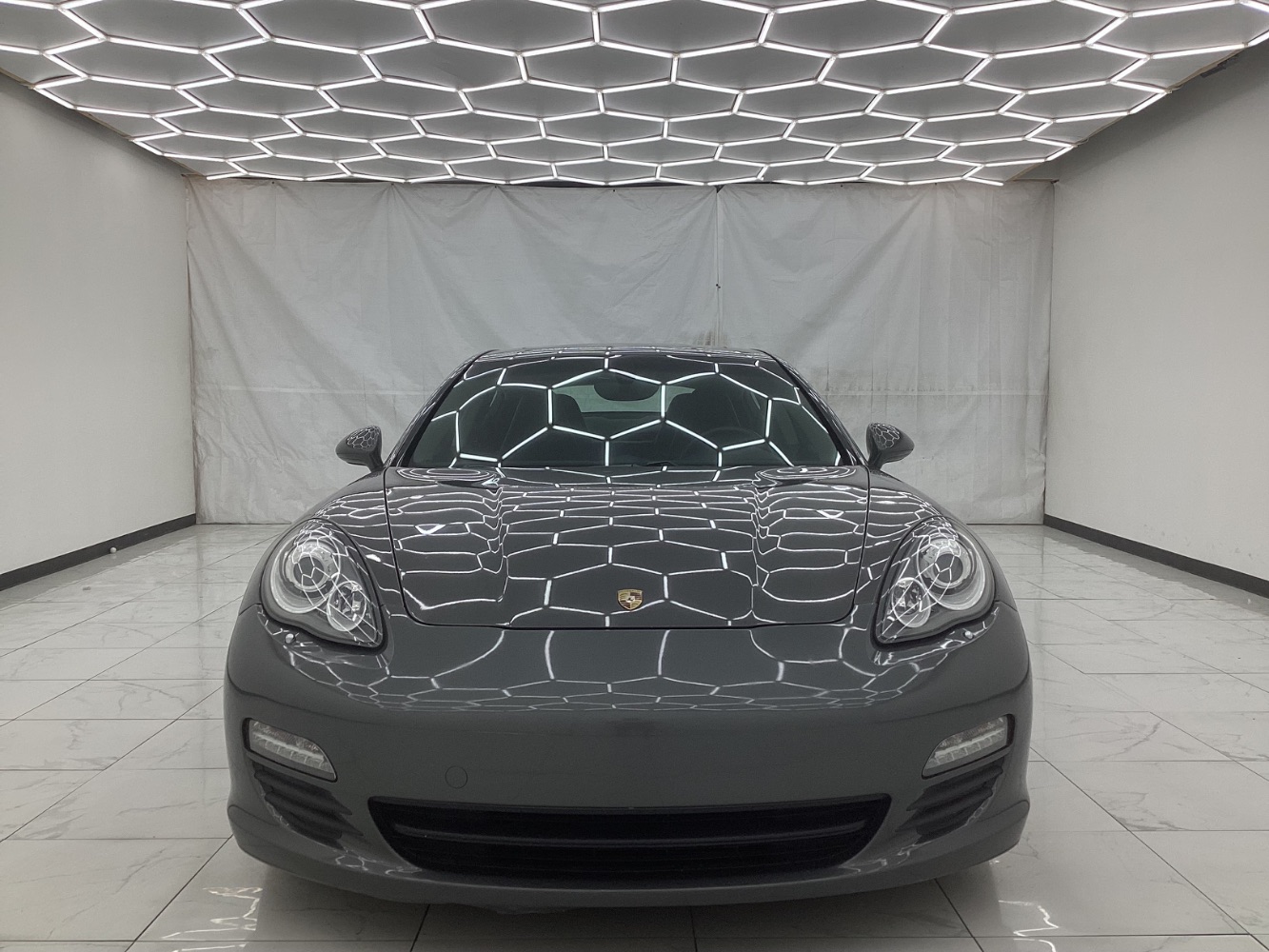 2013 Porsche Panamera S Image 3 of 49