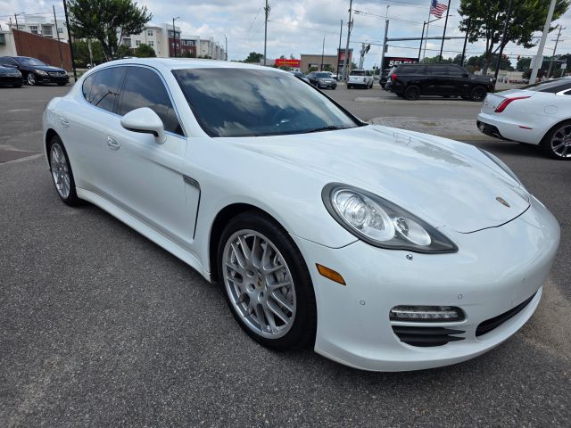 2013 Porsche Panamera S Image 2 of 32