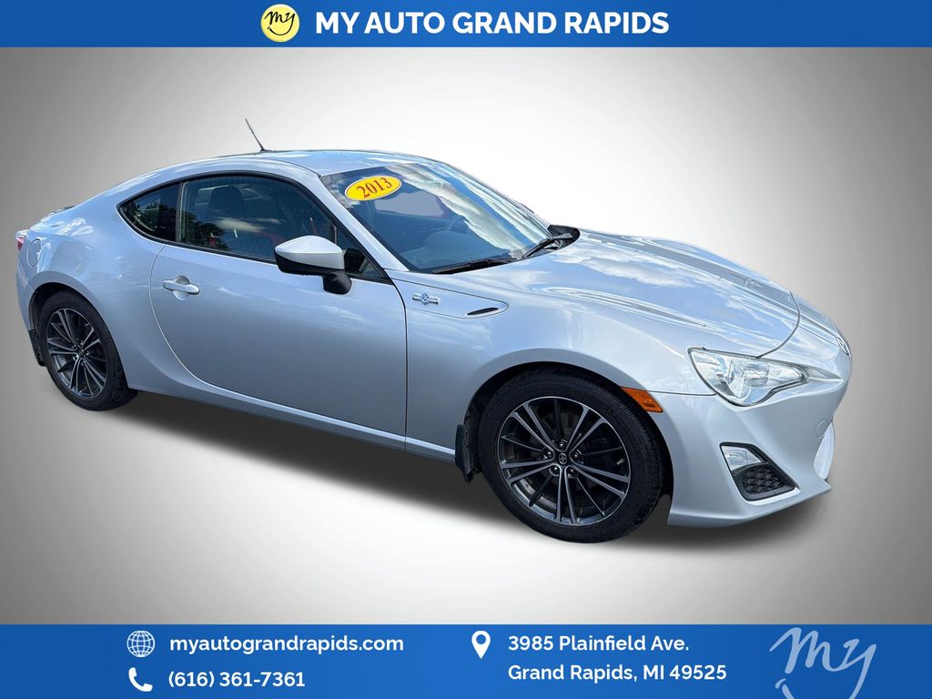 2013 Scion FR-S Base Image 3 of 35