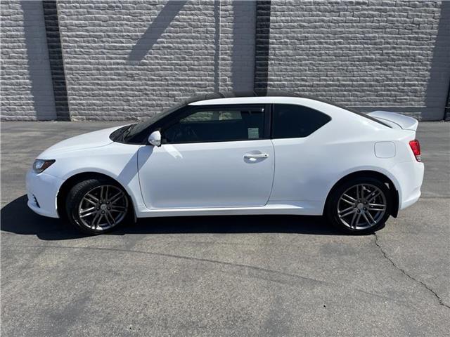 Vehicle image 2 of 14