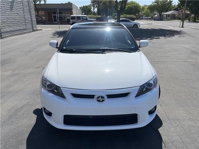 Vehicle image 4 of 14