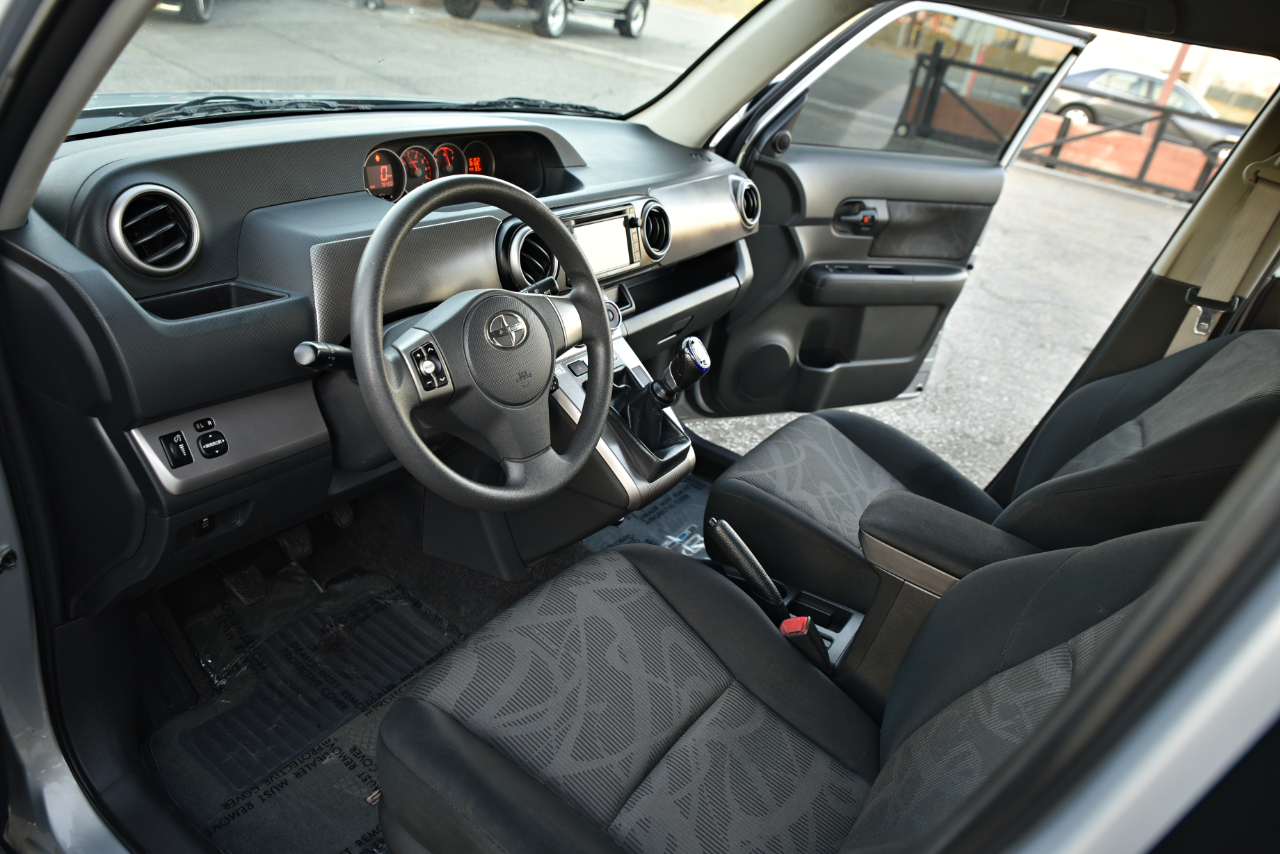 Vehicle image 8 of 26