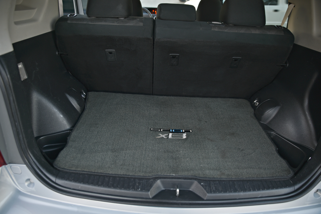 Vehicle image 18 of 26