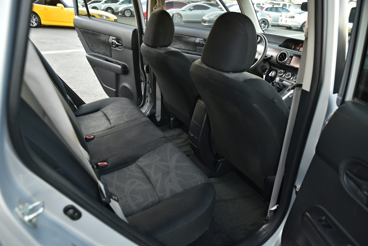 Vehicle image 11 of 26