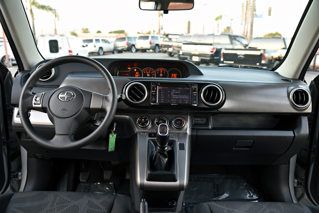 Vehicle image 9 of 26