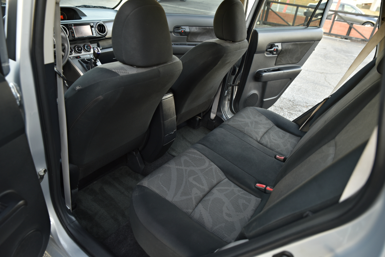 Vehicle image 12 of 26