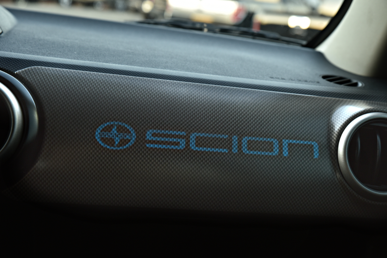Vehicle image 17 of 26