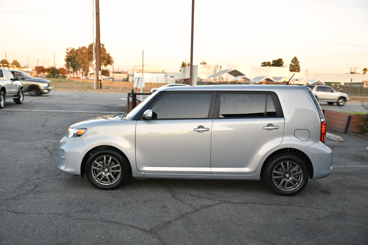 Vehicle image 2 of 26