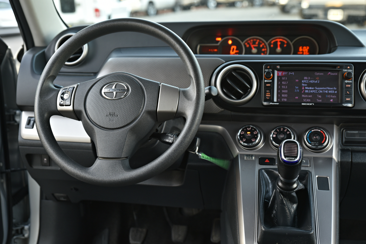Vehicle image 13 of 26