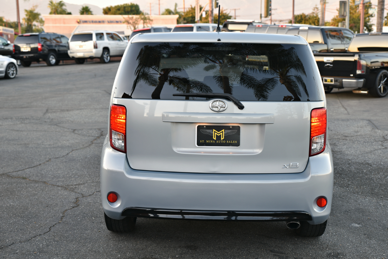Vehicle image 3 of 26