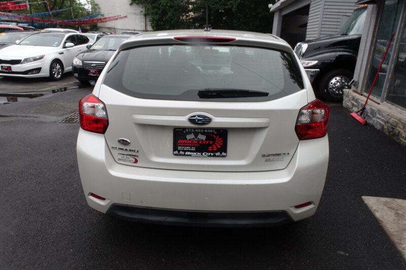 2013 Subaru Impreza 2.0i Image 6 of 26