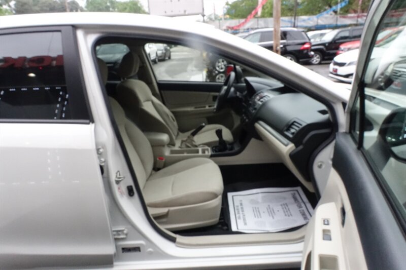 2013 Subaru Impreza 2.0i Image 15 of 26