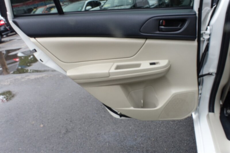 2013 Subaru Impreza 2.0i Image 24 of 26