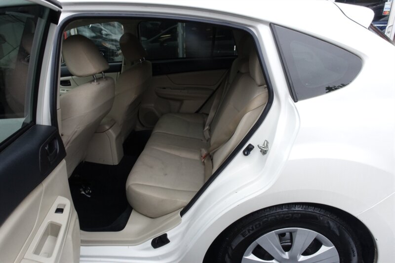 2013 Subaru Impreza 2.0i Image 12 of 26