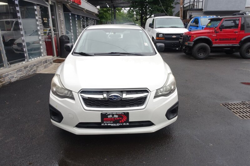 2013 Subaru Impreza 2.0i Image 2 of 26