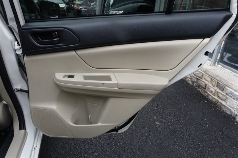2013 Subaru Impreza 2.0i Image 23 of 26