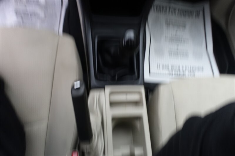 2013 Subaru Impreza 2.0i Image 17 of 26