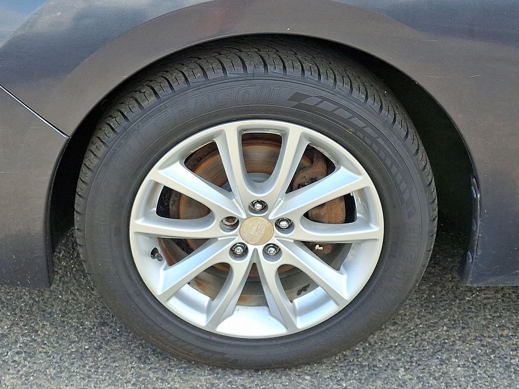 Vehicle image 11 of 31