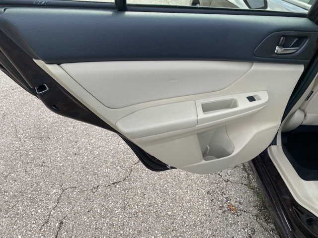 2013 Subaru Impreza 2.0i Premium Image 28 of 31