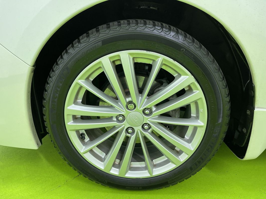 2013 Subaru Impreza 2.0i Premium Image 11 of 29