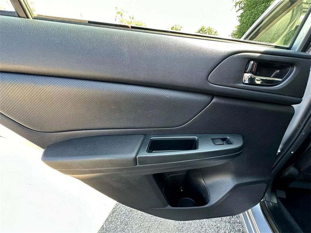 2013 Subaru Impreza 2.0i Limited Image 27 of 39