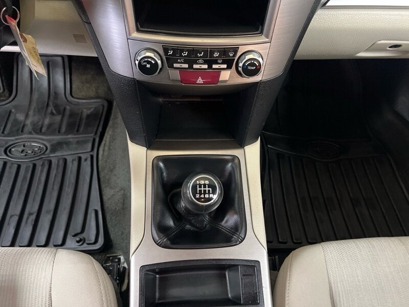 Vehicle image 17 of 34