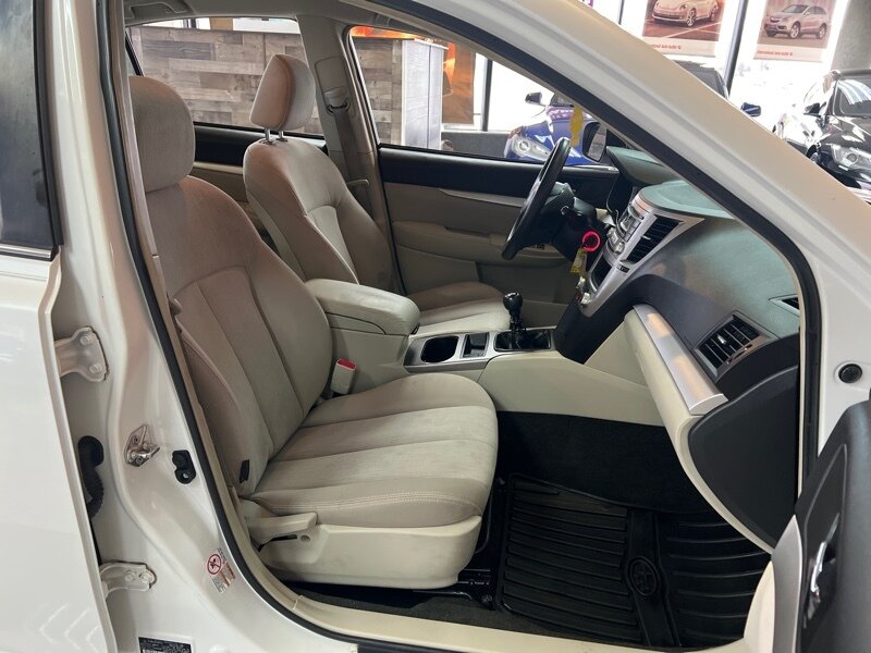 Vehicle image 26 of 34