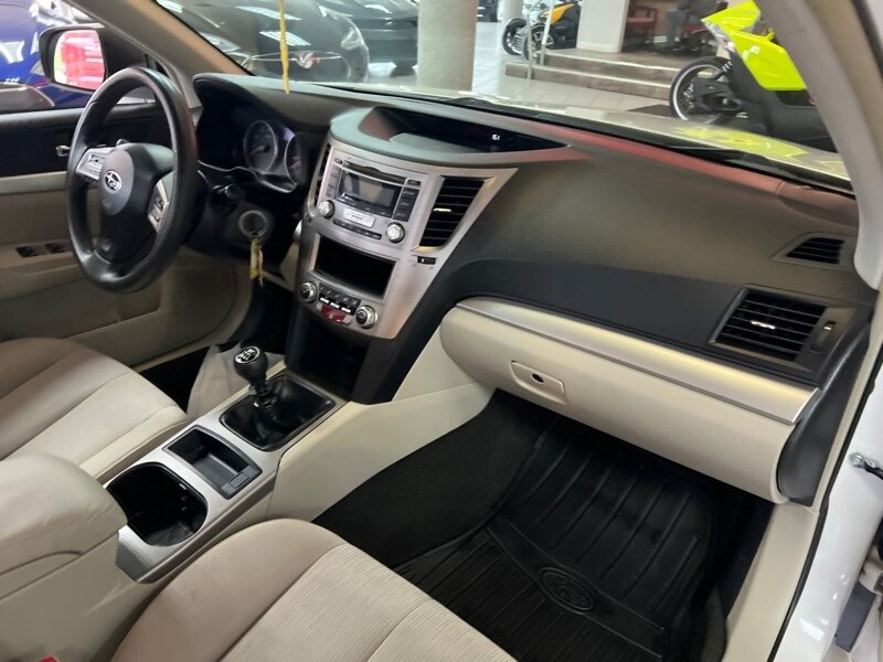 Vehicle image 28 of 34