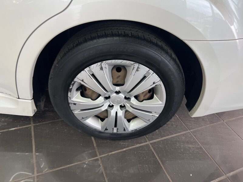 Vehicle image 31 of 34
