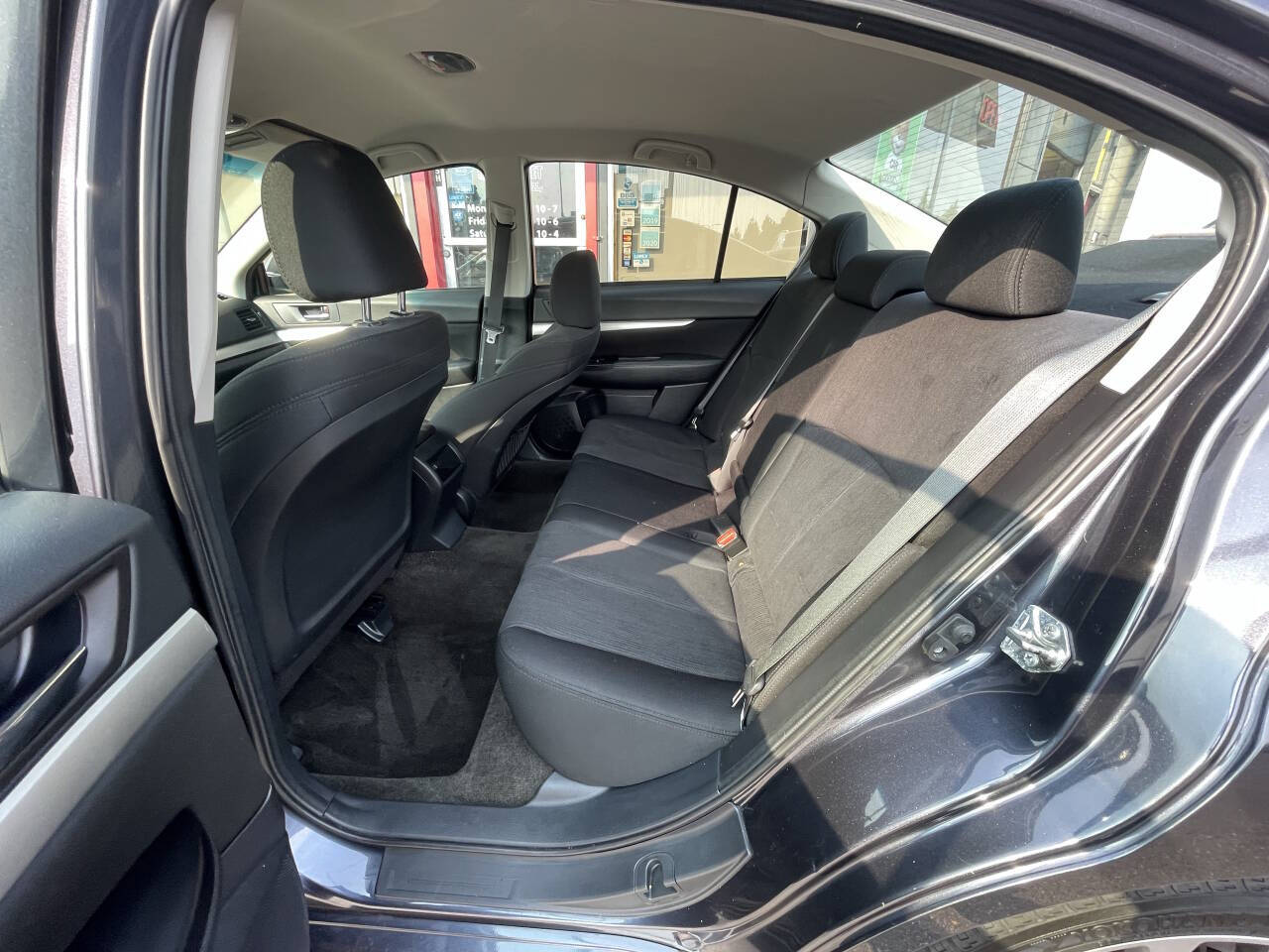 2013 Subaru Legacy 2.5i Premium Image 15 of 27