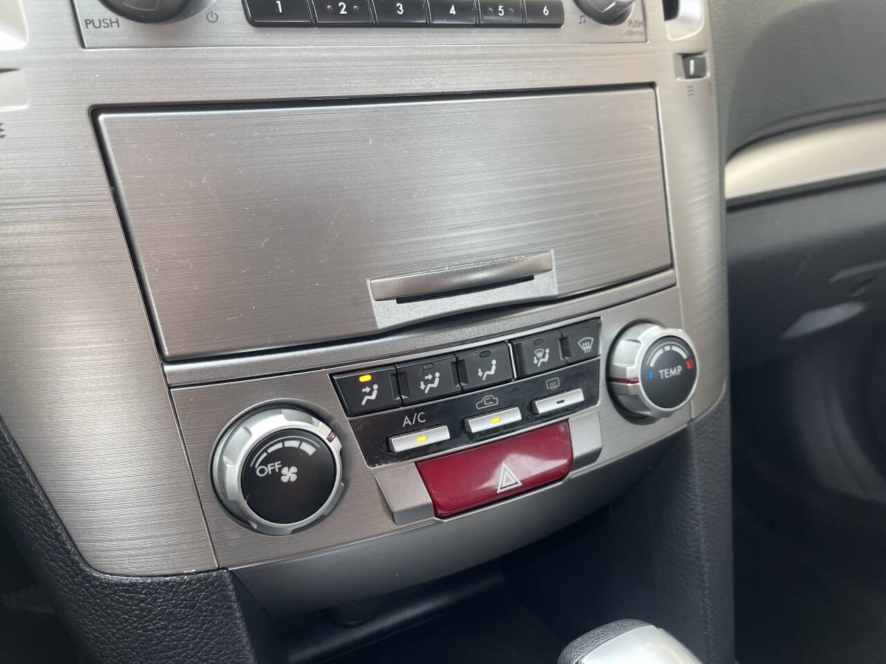 2013 Subaru Legacy 2.5i Premium Image 23 of 27