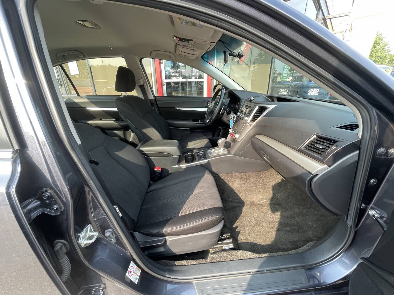 2013 Subaru Legacy 2.5i Premium Image 16 of 27