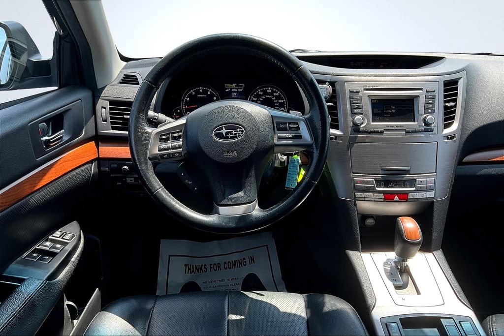 2013 Subaru Outback 2.5i Limited Image 15 of 30