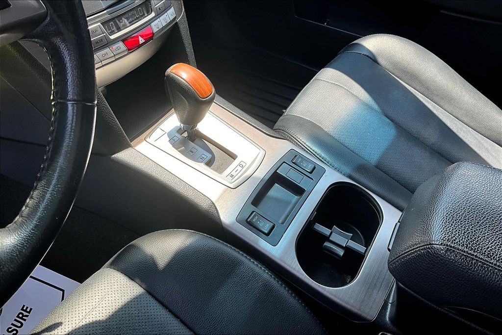 2013 Subaru Outback 2.5i Limited Image 21 of 30