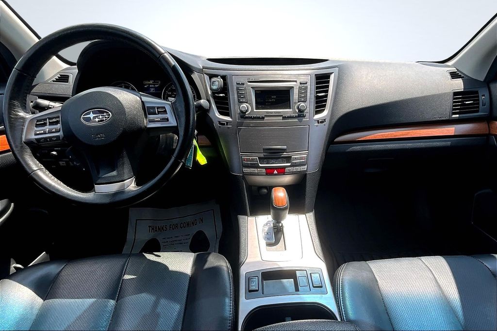 2013 Subaru Outback 2.5i Limited Image 14 of 30