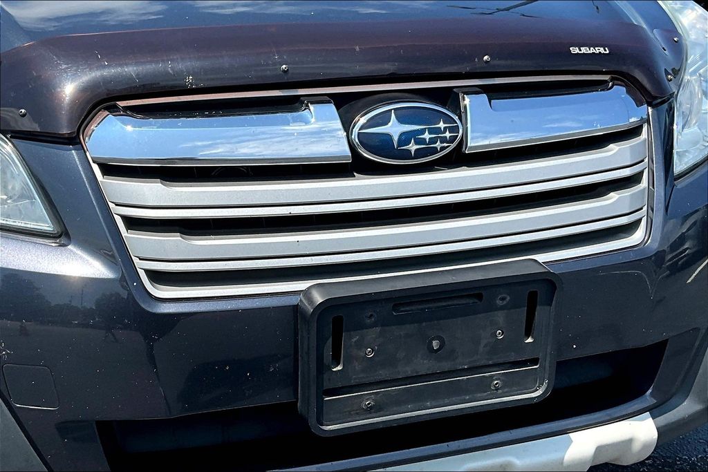 2013 Subaru Outback 2.5i Limited Image 25 of 30